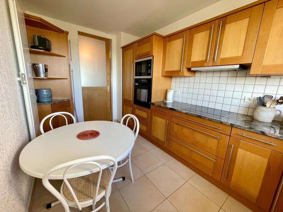 Spacious Bay View Floor 9 Parking Apartment